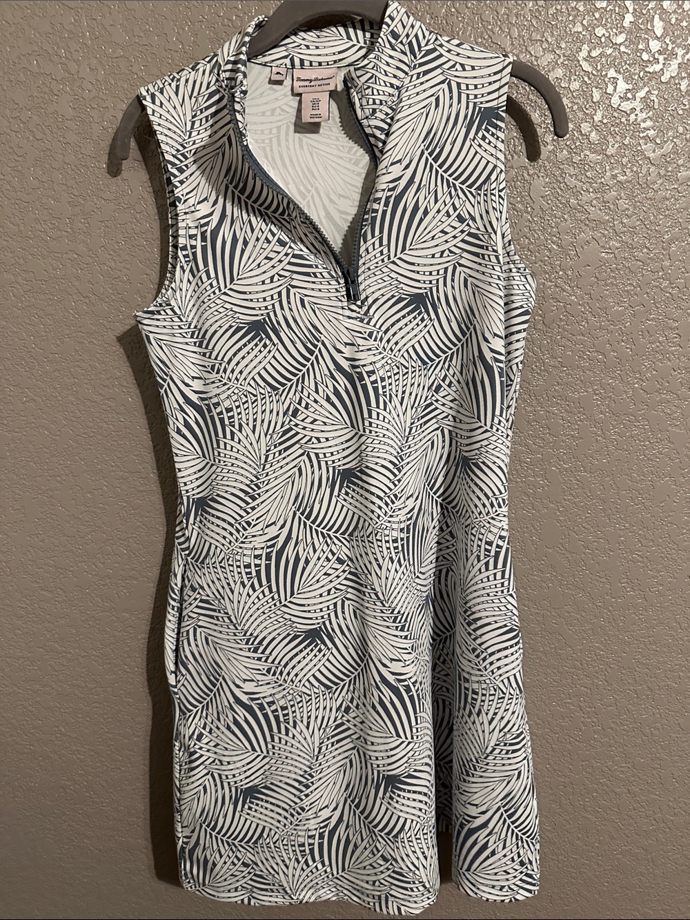 Tommy Bahama Grey & White Leaf-Print Sleeveless Midi Dress